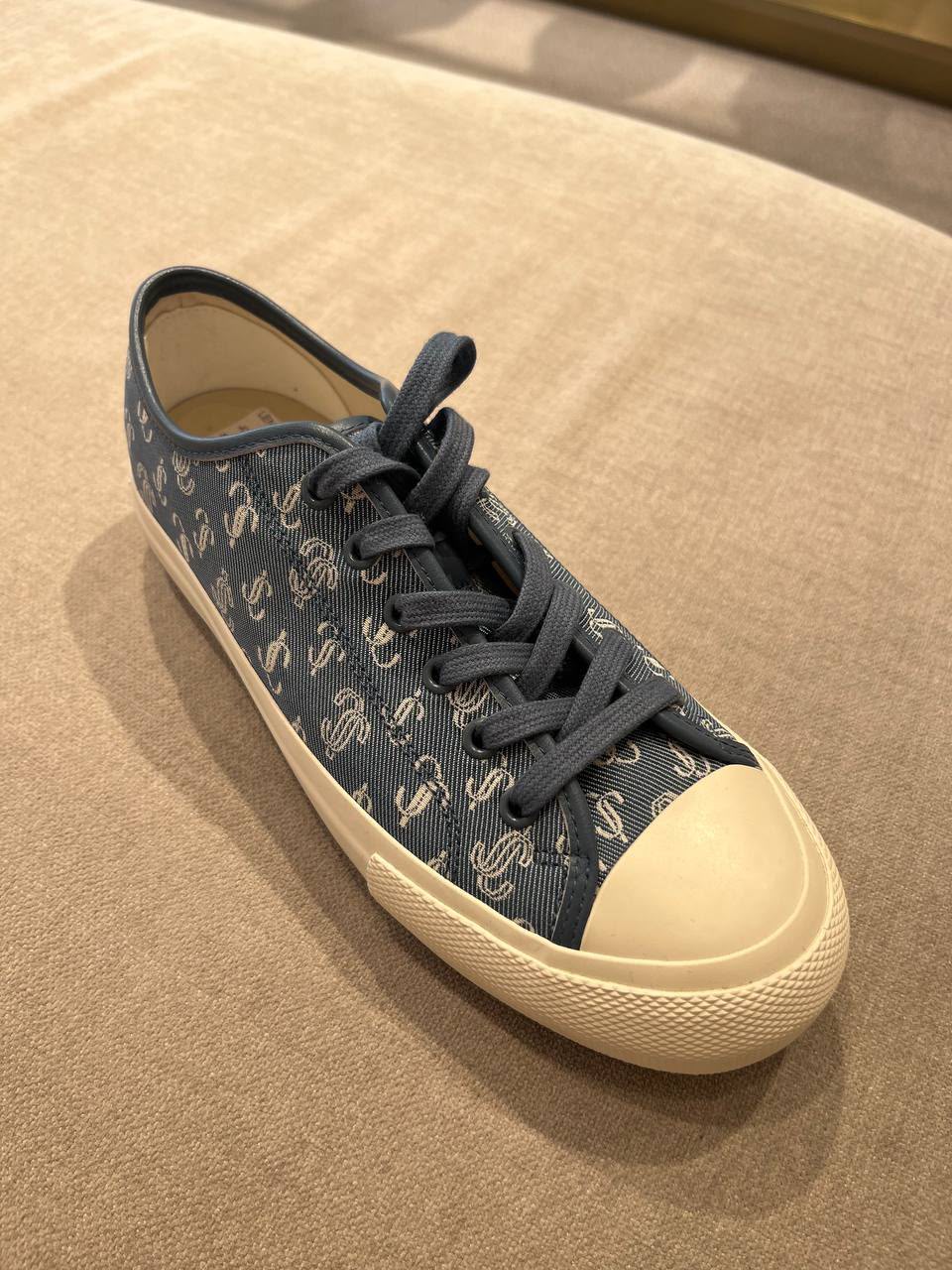 Diamond Light Low Top Sneakers