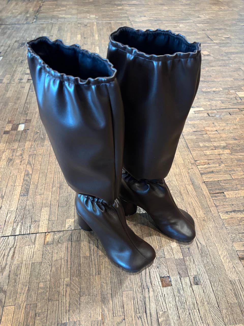 Gathered Shaft Block Heel Boots