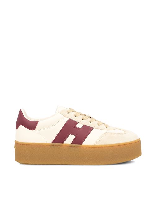 Sneakers realizzate in pelle