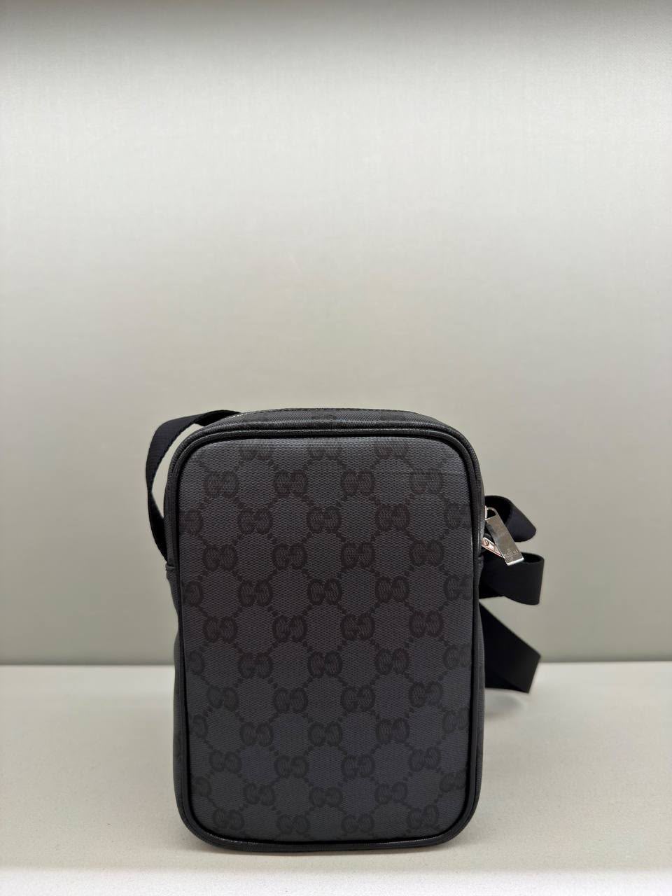 GG Supreme Small Messenger Bag