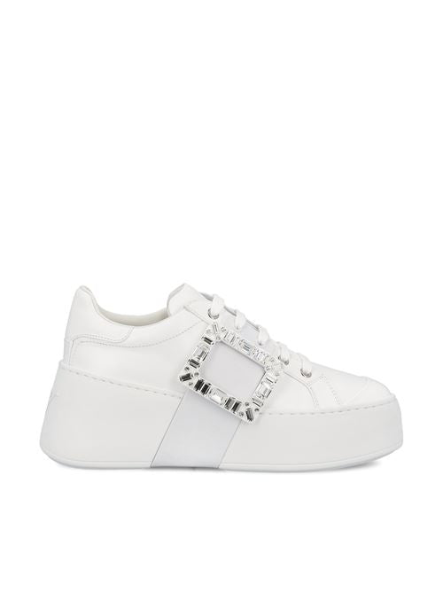 Sneakers realizzate in pelle