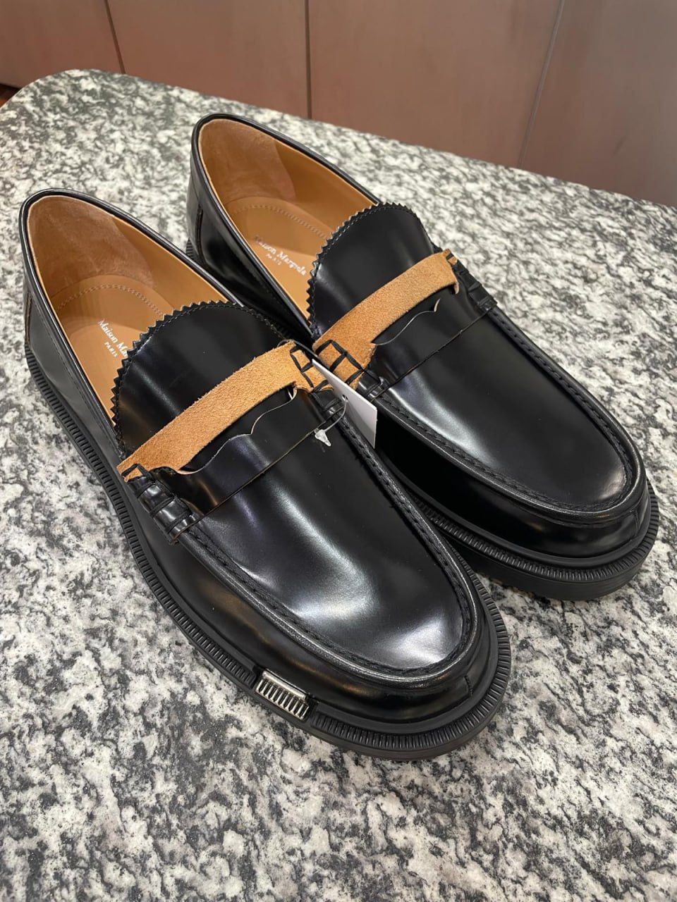 Contrast Strap Leather Loafers