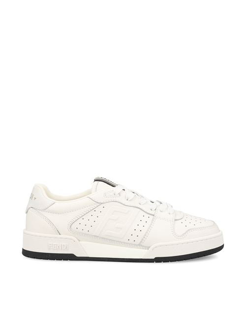 Sneakers realizzate in pelle