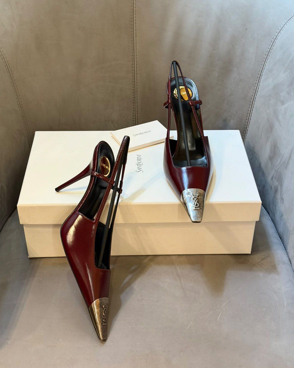 Le 5 à 7 Slingback Pumps in Patent Leather