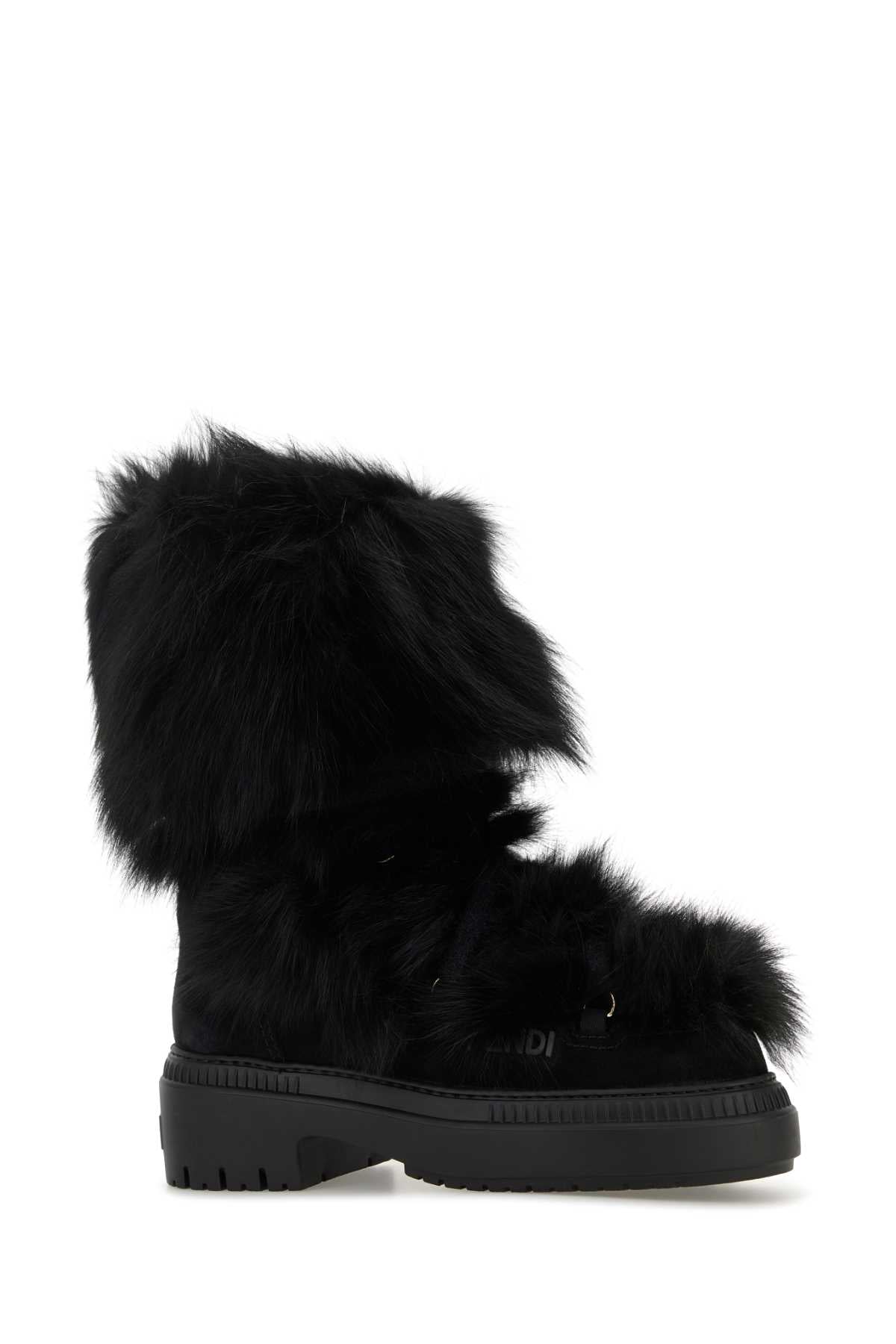 FENDI SKIBOOT VOLPE+CROS C/INIEZ.LOG For Women Exterior: 100% Fox fur 100% Calf Interior: 100% Polyester 100% Leather Sole: Rubber