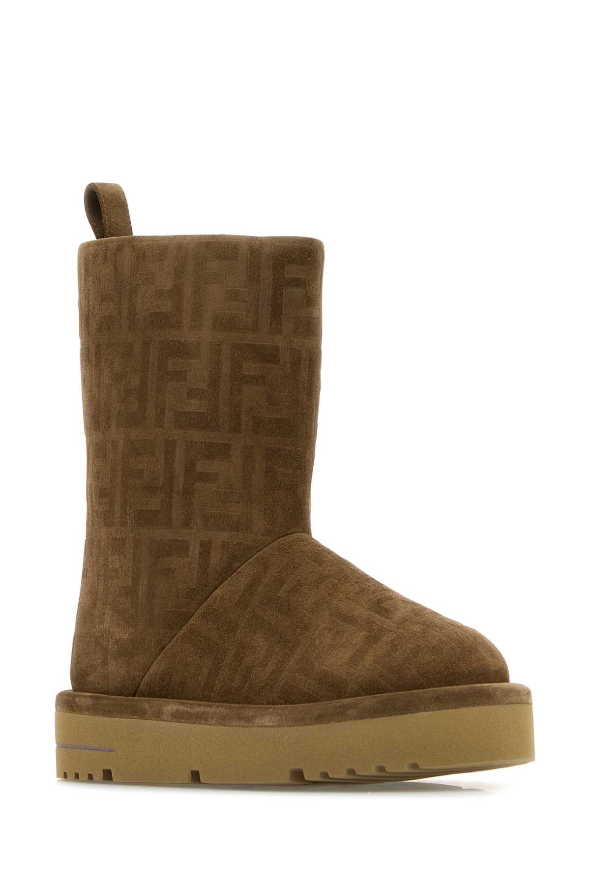 FENDI UGG For Women Exterior: 100% Suede Interior: 100% Shearling Sole: Rubber