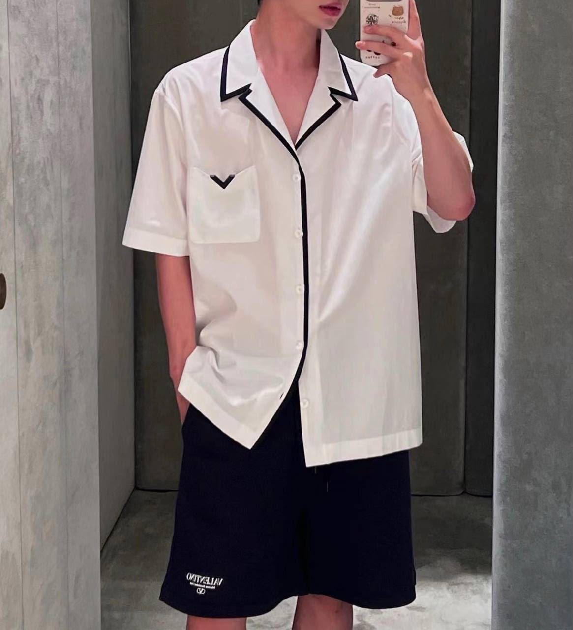 Pajama-style short-sleeve shirt with contrast piping
