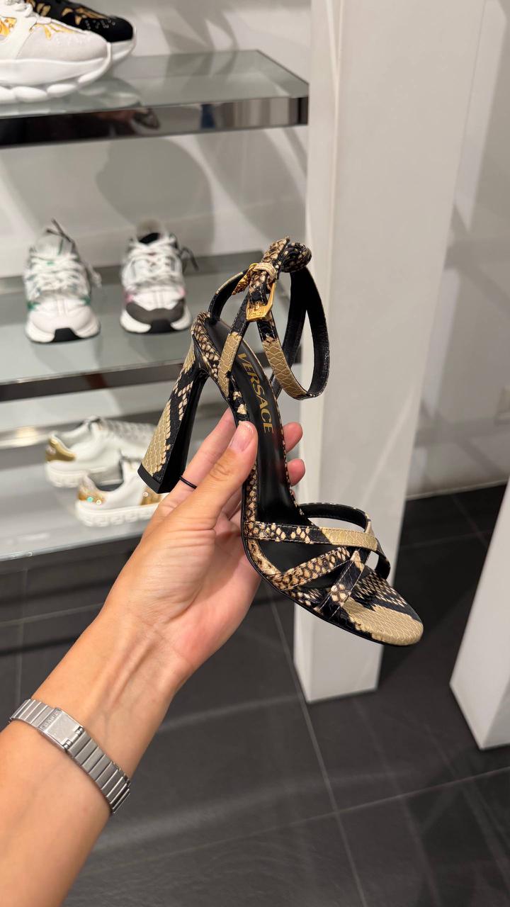 La Medusa Slingback Pumps