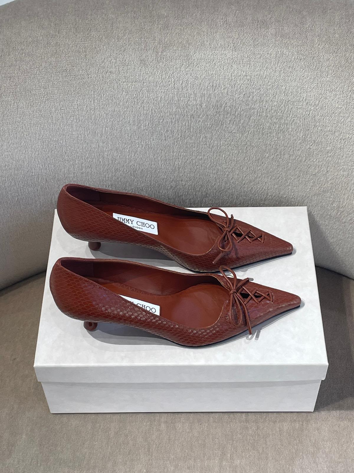 Saeda Kitten Heel Pumps