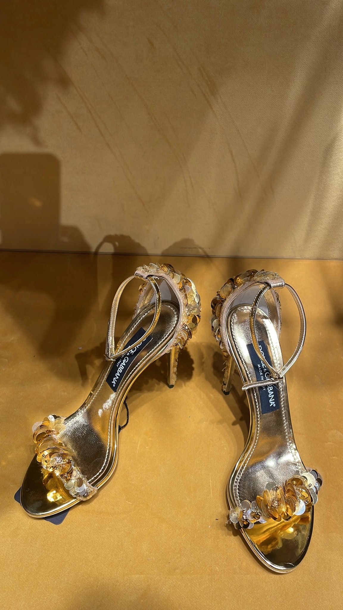 Keira sandals in laminated calfskin with sequins