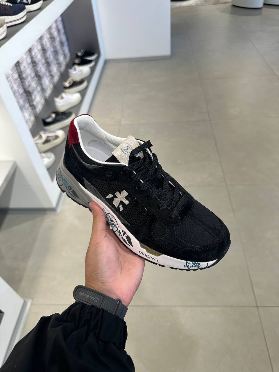 Mase Sneakers