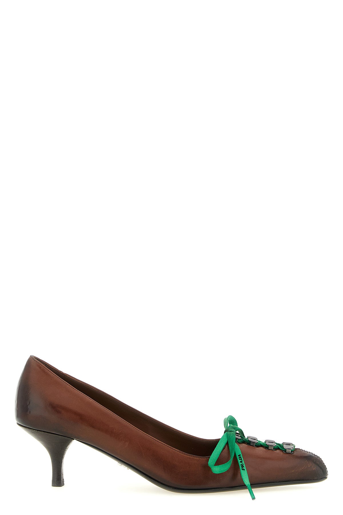 Leather pumps with laces