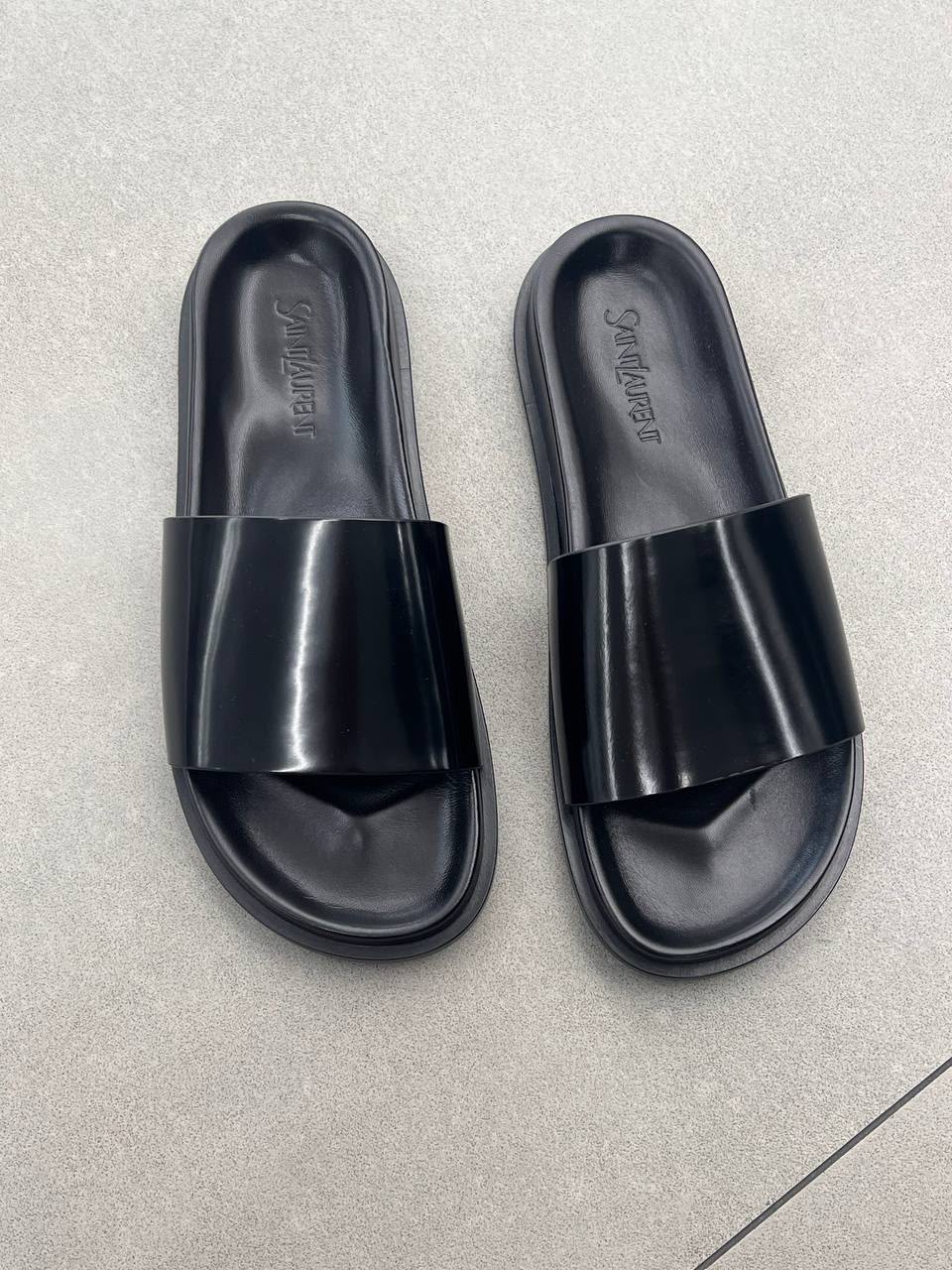 'Gia' Slides