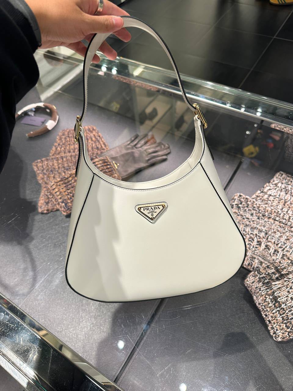 Arqué Leather Shoulder Bag