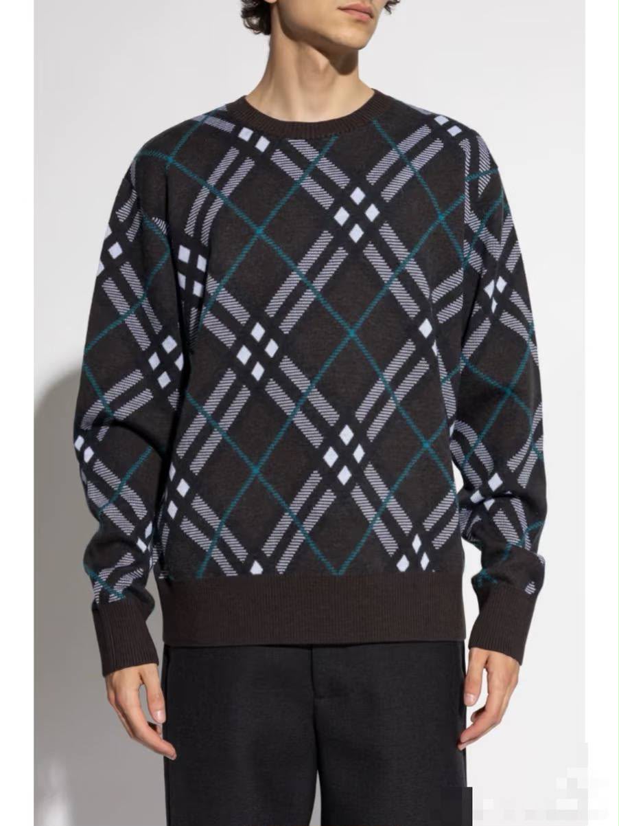 Check-pattern sweater