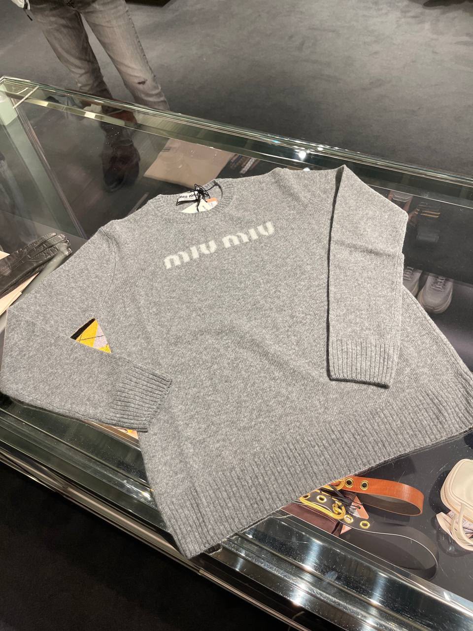Cashmere sweater with logo