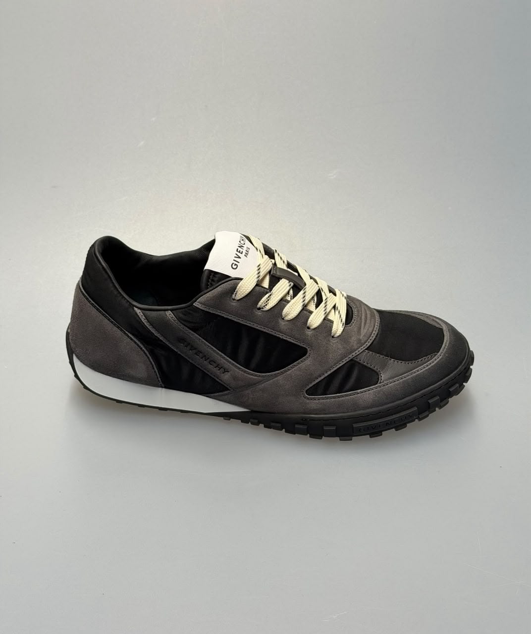 Runner Sneakers