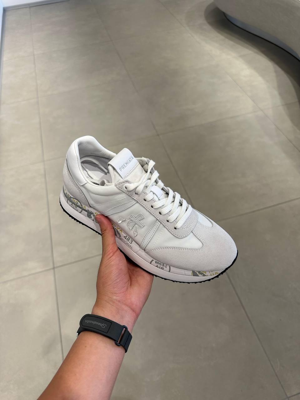 Moe Run Plus Sneakers