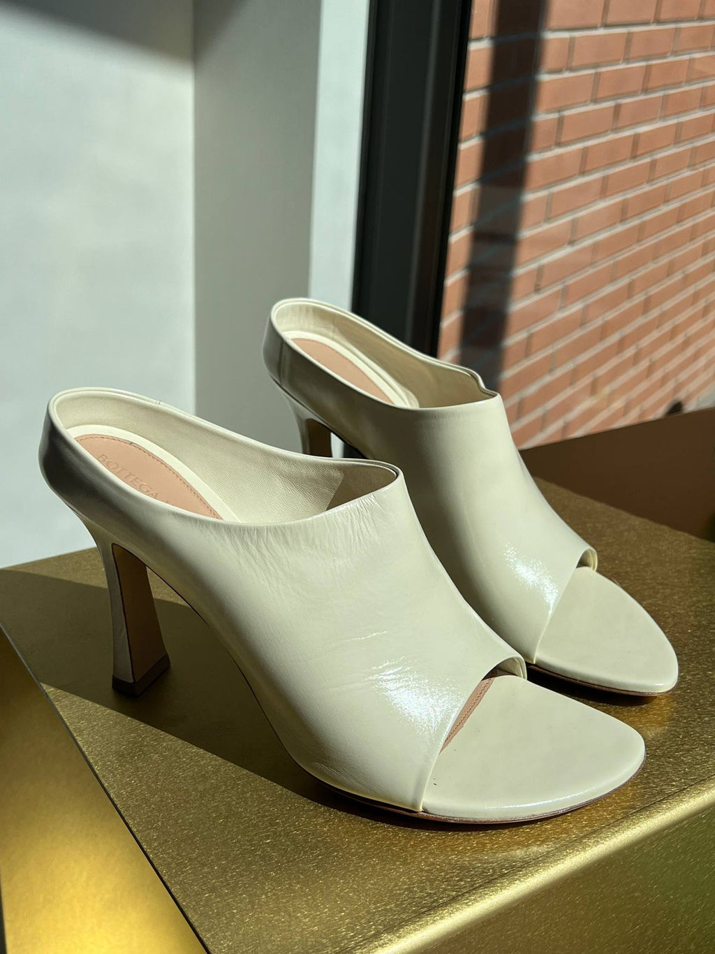 Leather Mary Jane Pumps