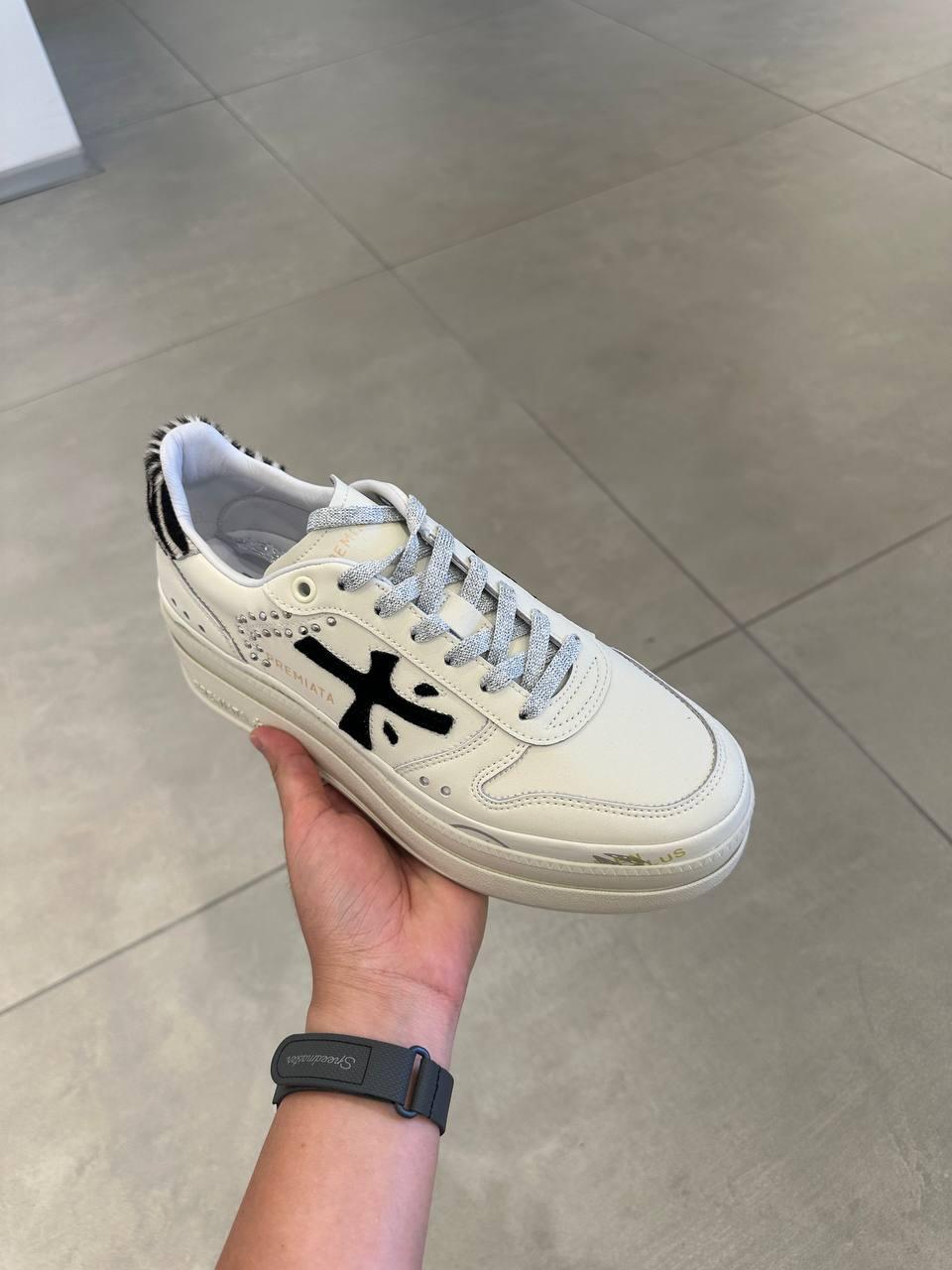 Beth Platform Sneakers