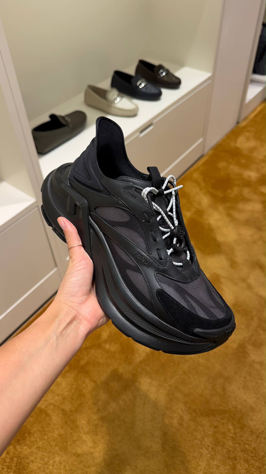Flow Sneakers