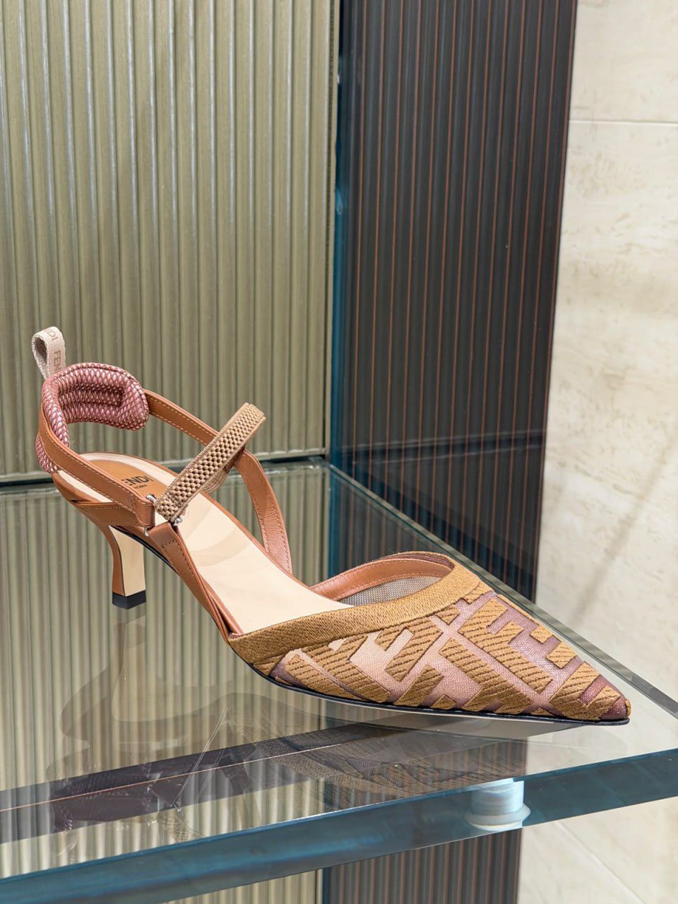 Colibrì Slingback Pumps