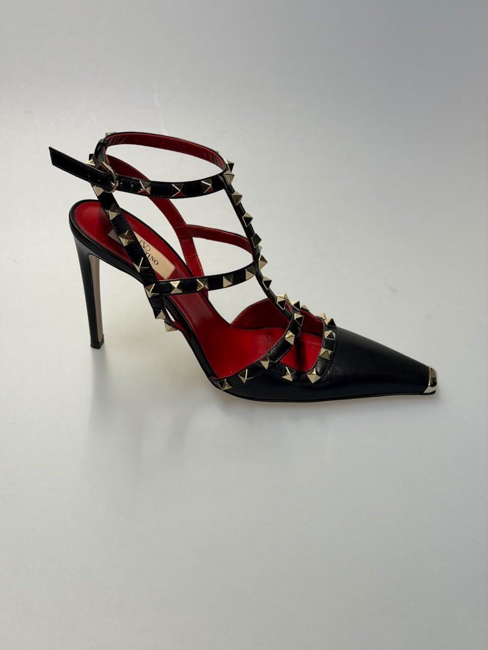 Rockstud Caged Pointed-Toe Pump