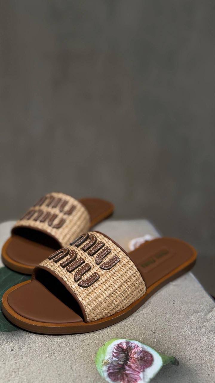 Woven fabric slides
