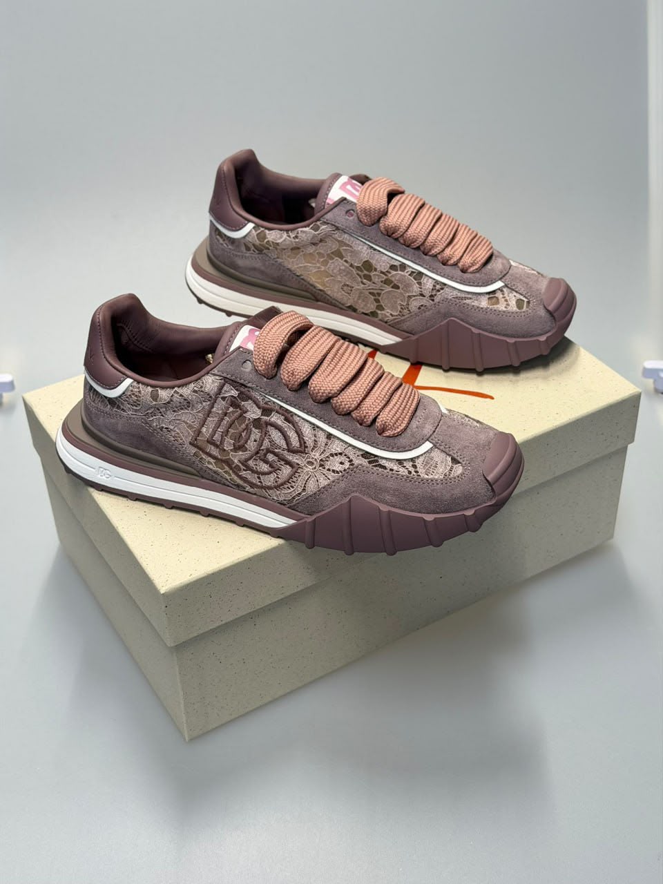 Daymaster sneakers in lace and suede