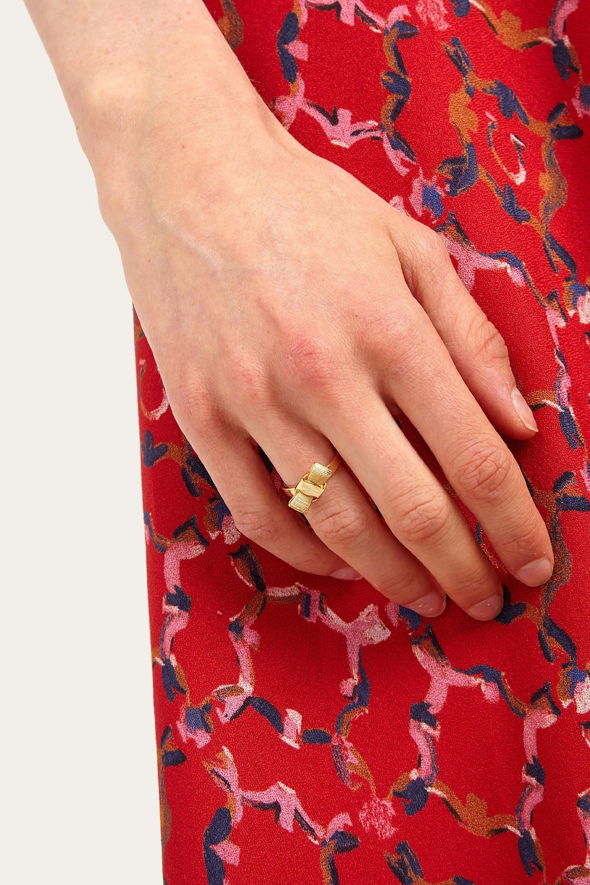 FERRAGAMO 'Vara' ring