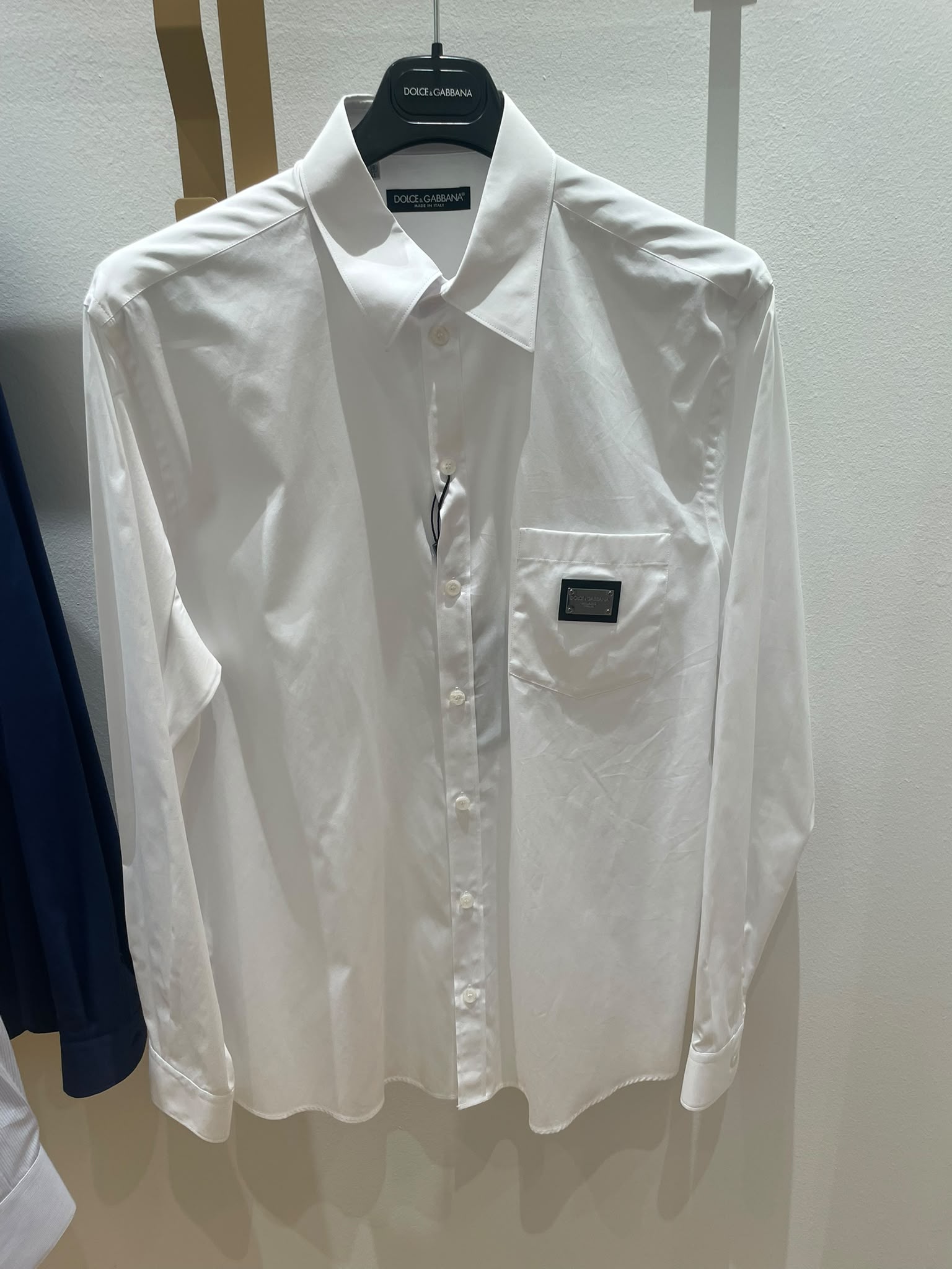 Poplin shirt with logo plate