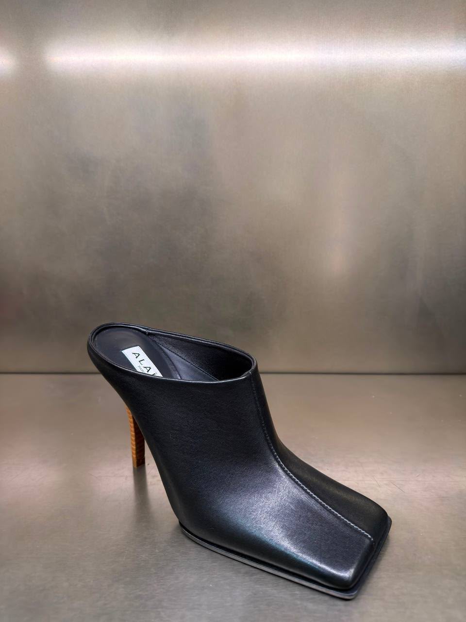 Square Toe V-Cut Pump
