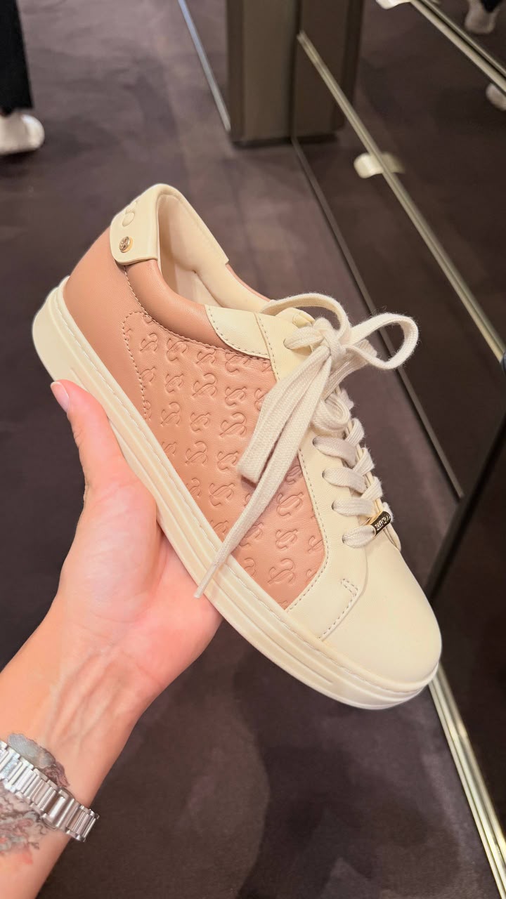 Hawaii Low Top Sneakers