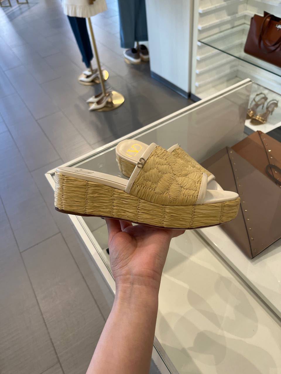 VLogo Signature Raffia Wedge Slide