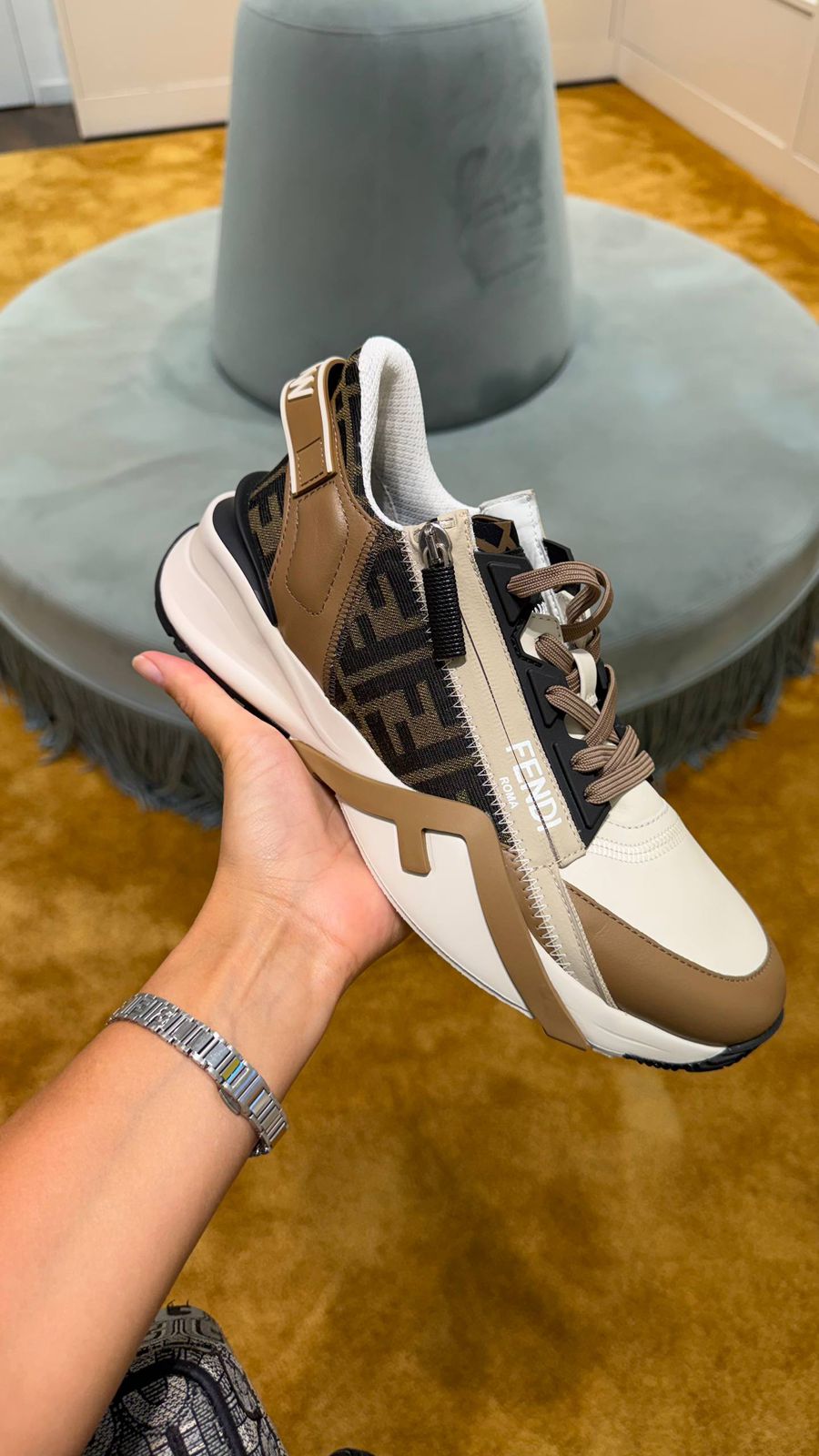 Flow Sneakers