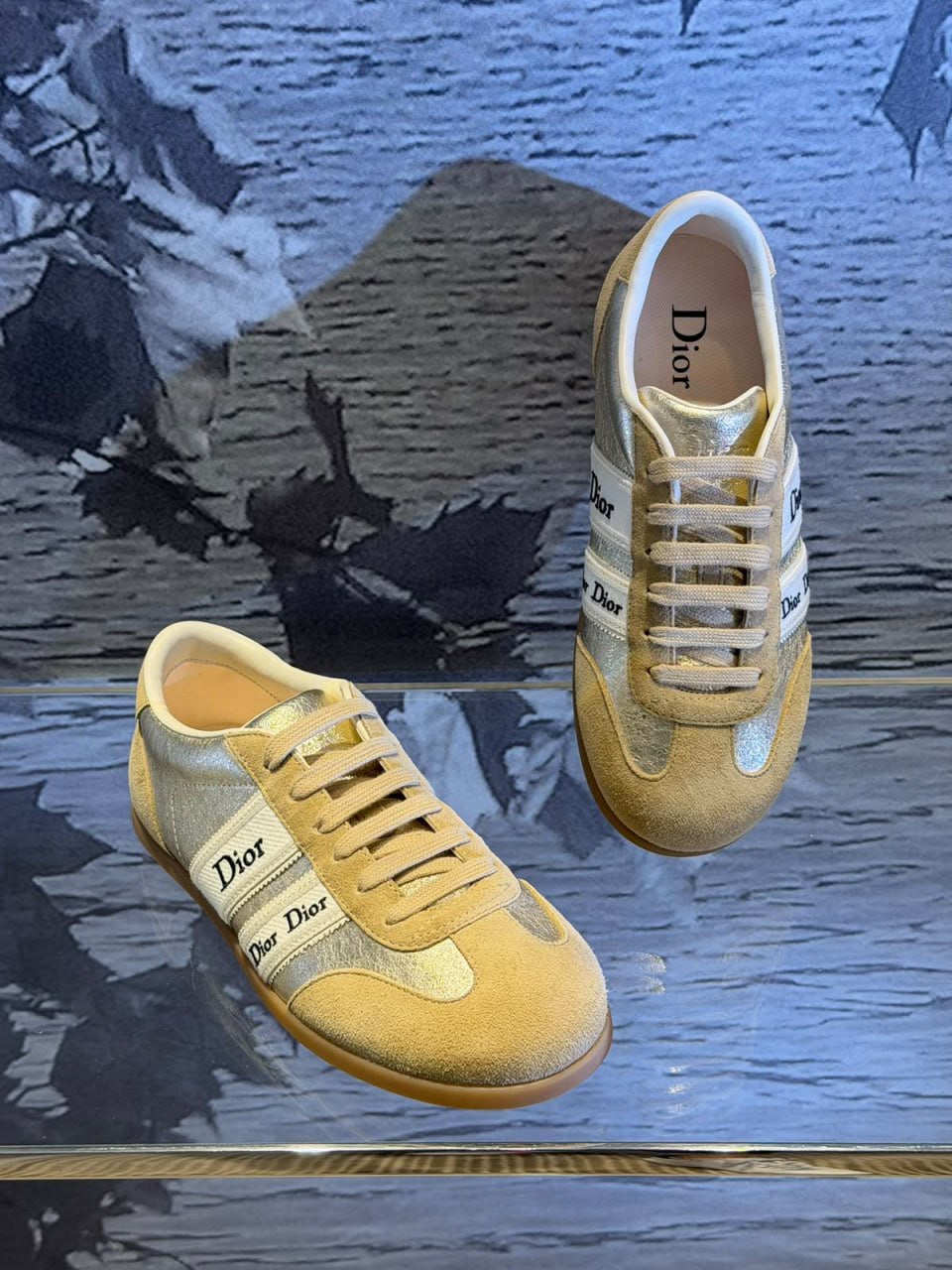 Vibe Sneaker