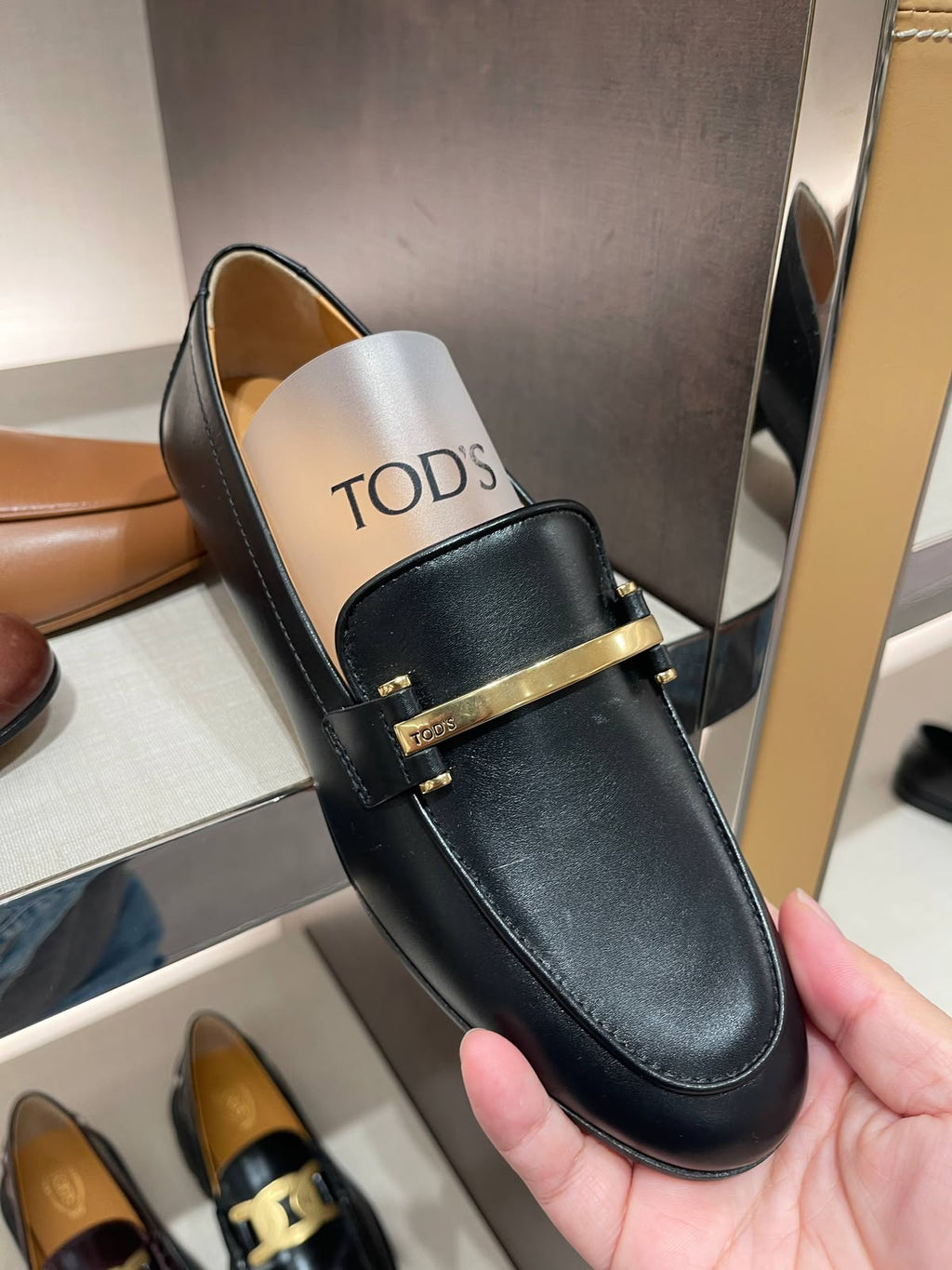 T Timeless Loafers in Leather