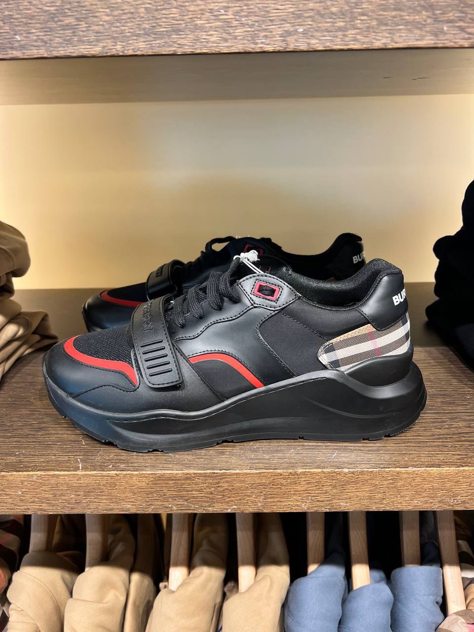 Larkhall Sneakers