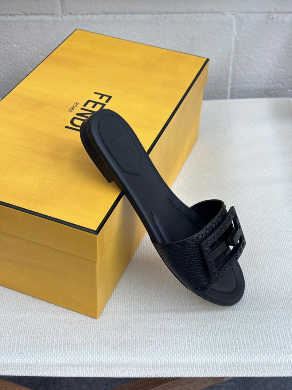 O'Lock Slide Sandals