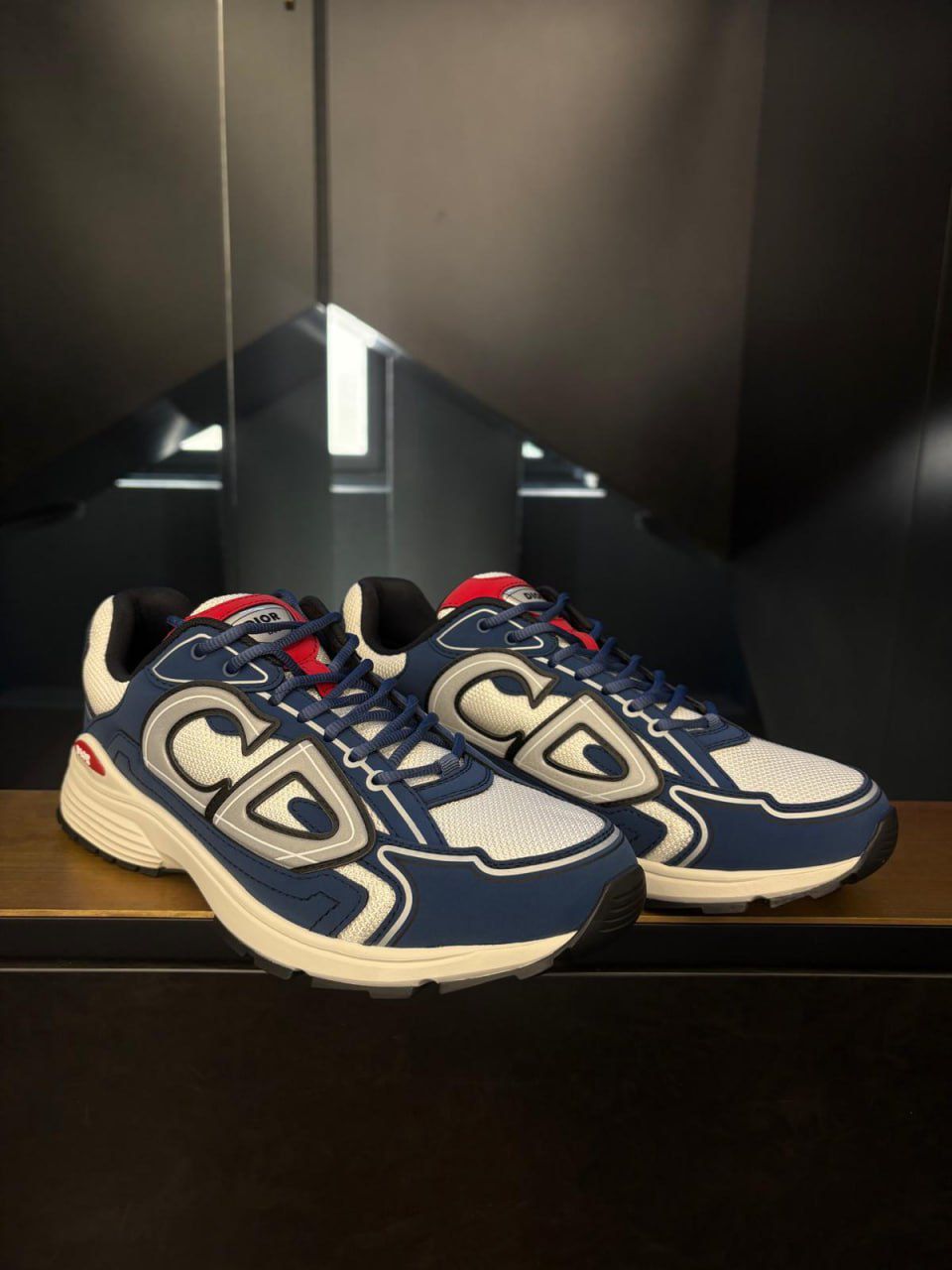 B30 Sneakers