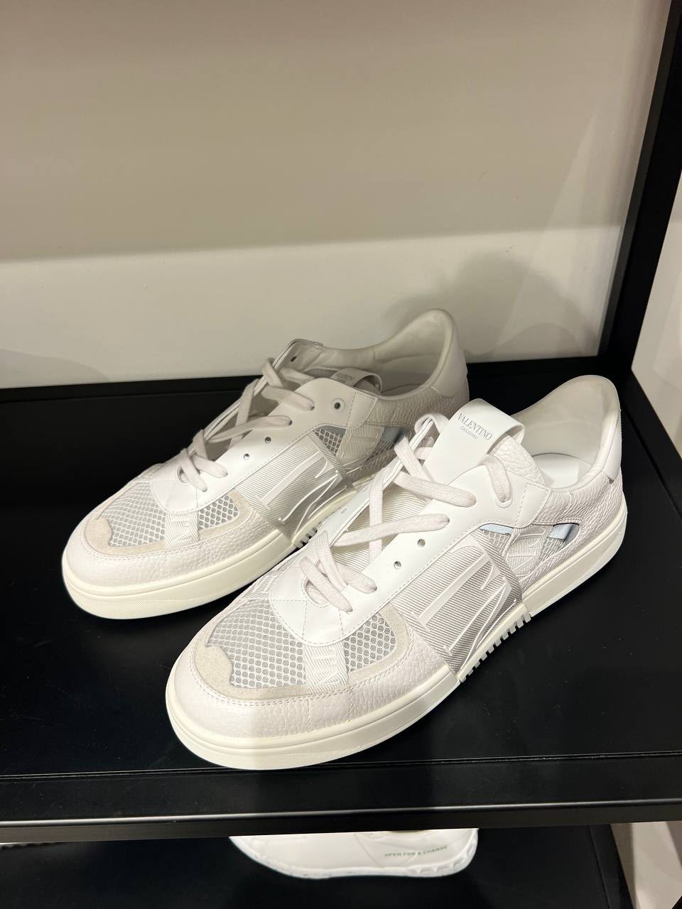 One Stud Low-Top Sneaker