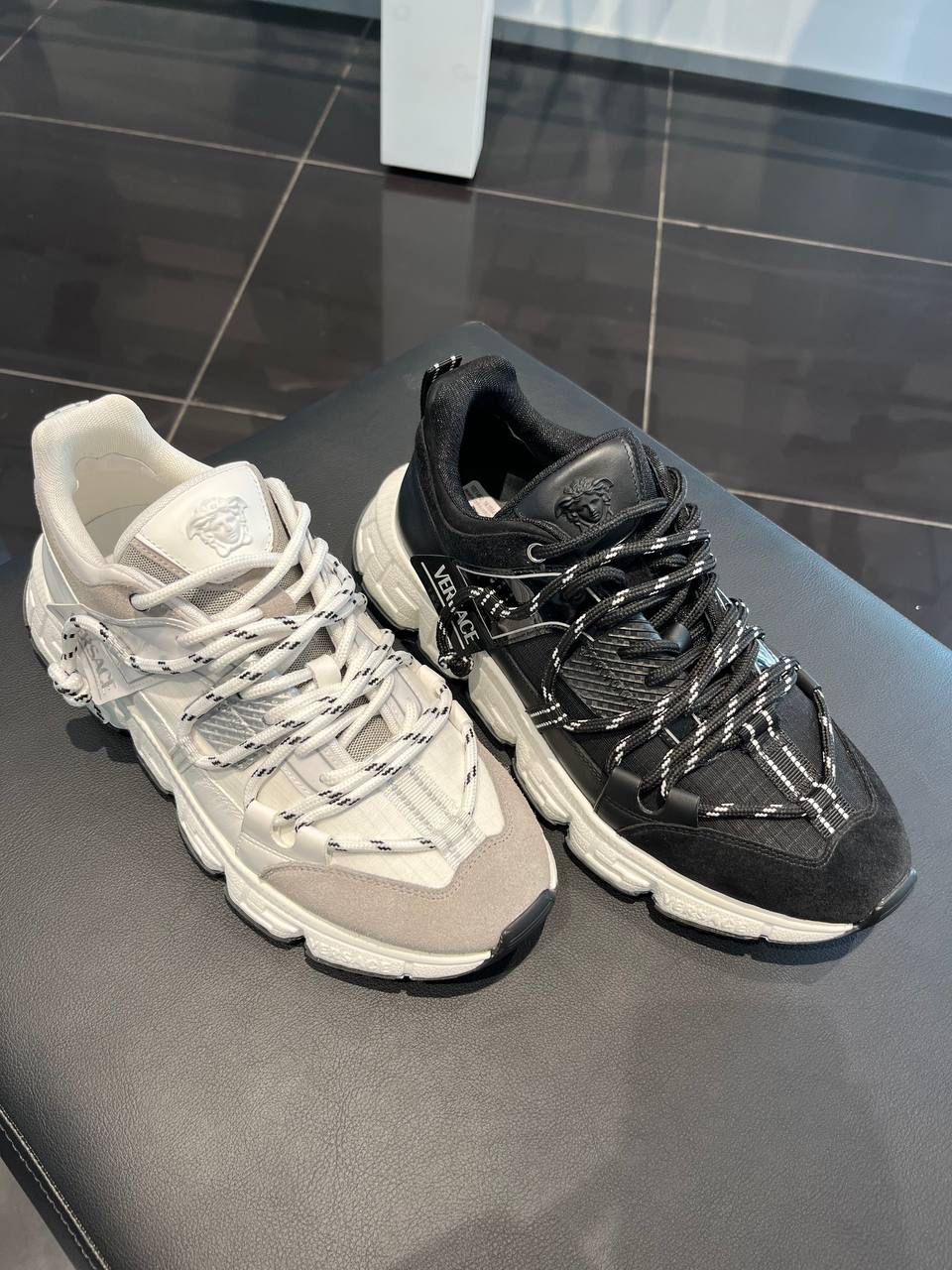 Trigreca Sneakers
