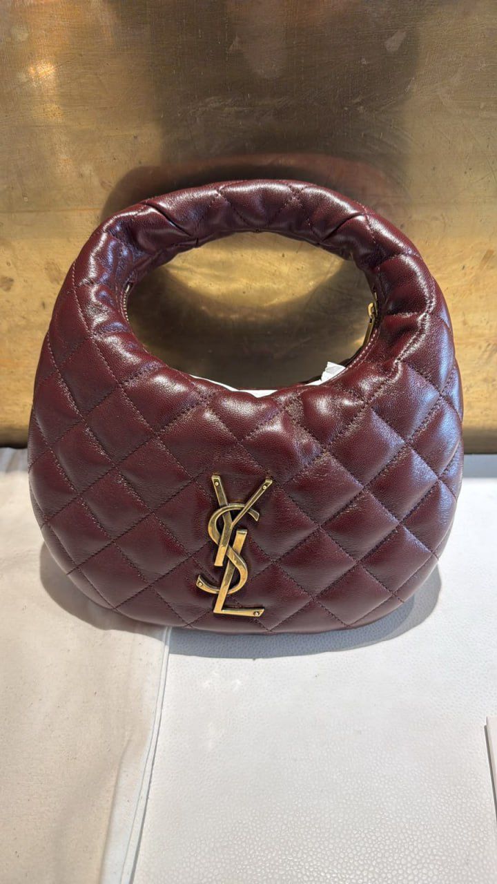Le 5 à 7 Bea Bag in Quilted Lambskin