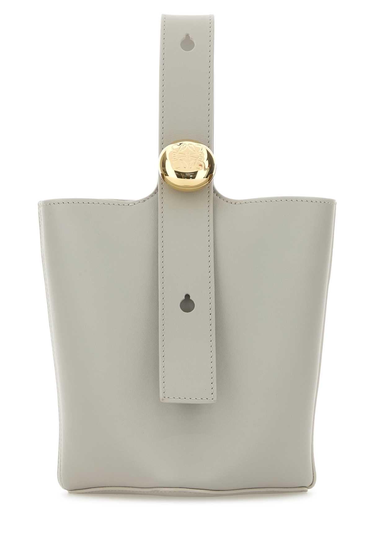 LOEWE PEBBLE BUCKET MINI For Women Exterior: 100% Calf Lining: 100% Suede Finishing: Gold metal