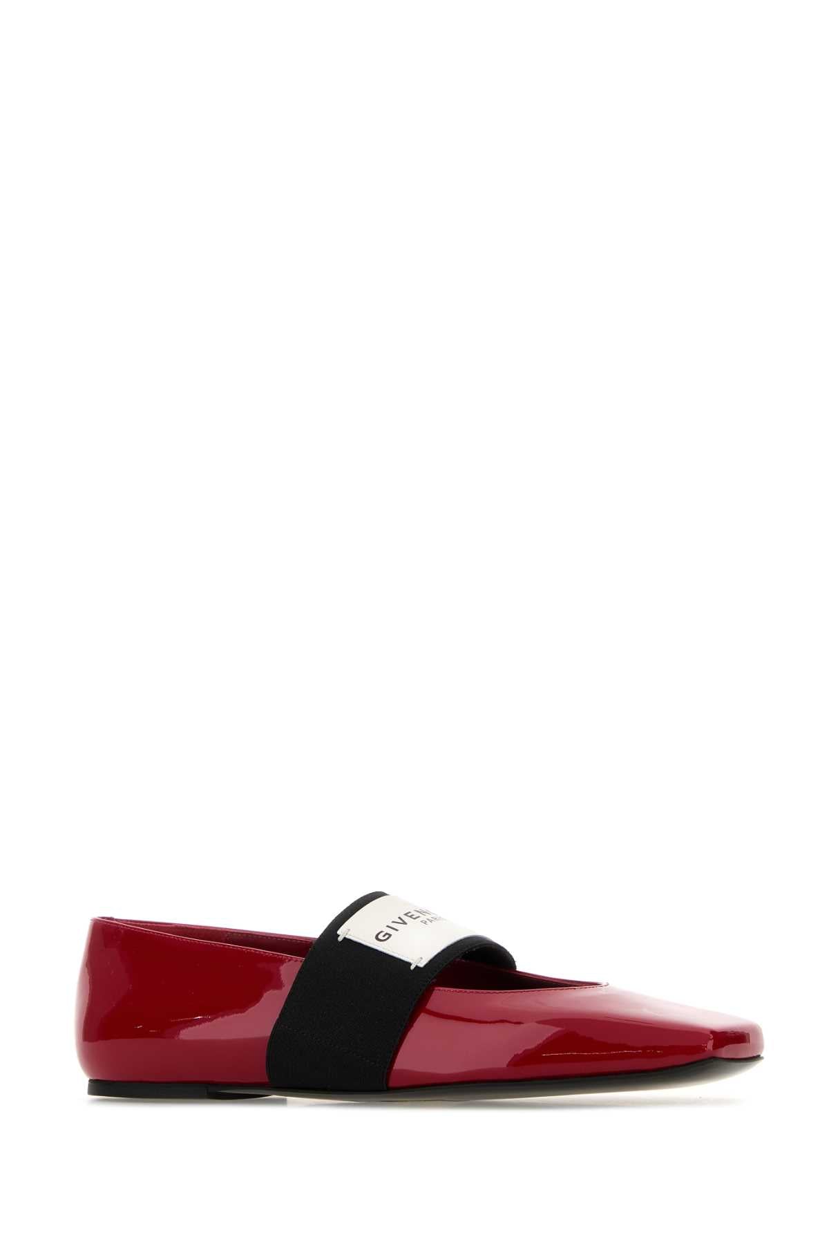 GIVENCHY BALLERINA For Women Exterior: 100% Calf Interior: 100% Leather Sole: Rubber