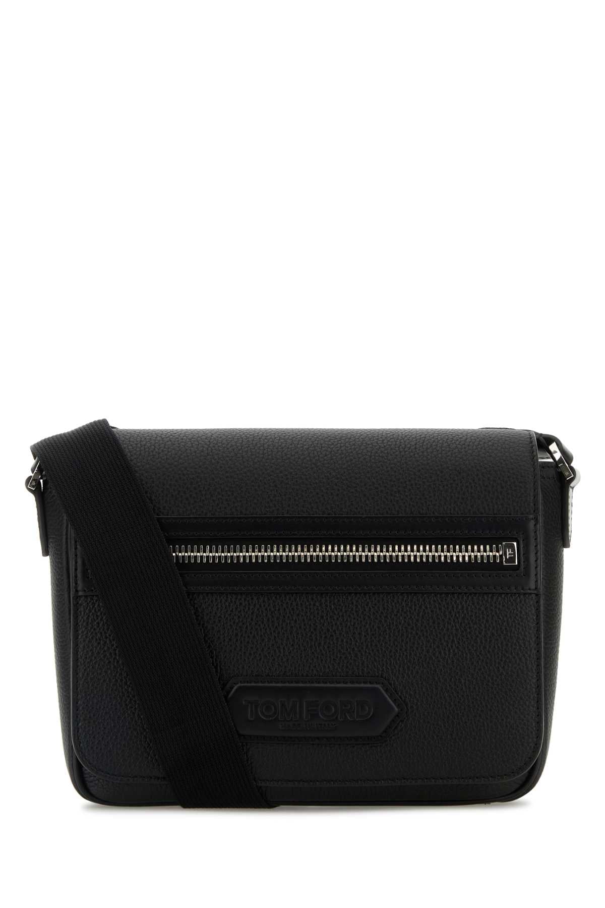 TOM FORD SOFT GRAIN LEATHER TRAVELLER MESSENGER WITH FLAP For Men Exterior: 100% Calf Lining: 90% Cotone 10% Acrylic Finishing: Silver metal