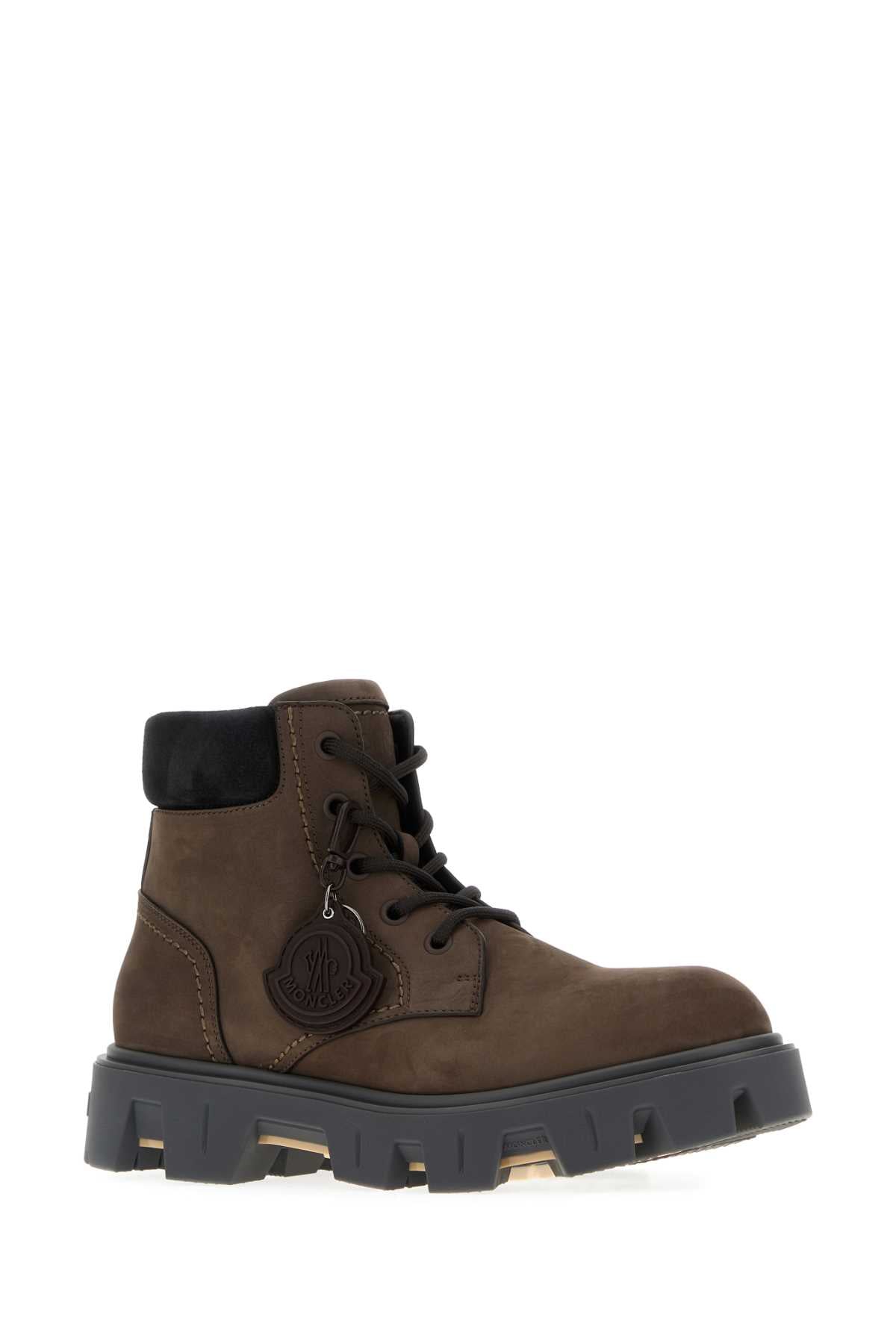 MONCLER PEAK CITY ANKLE BOOTS For Men Exterior: 100% Suede Interior: 100% Fabric Sole: Rubber