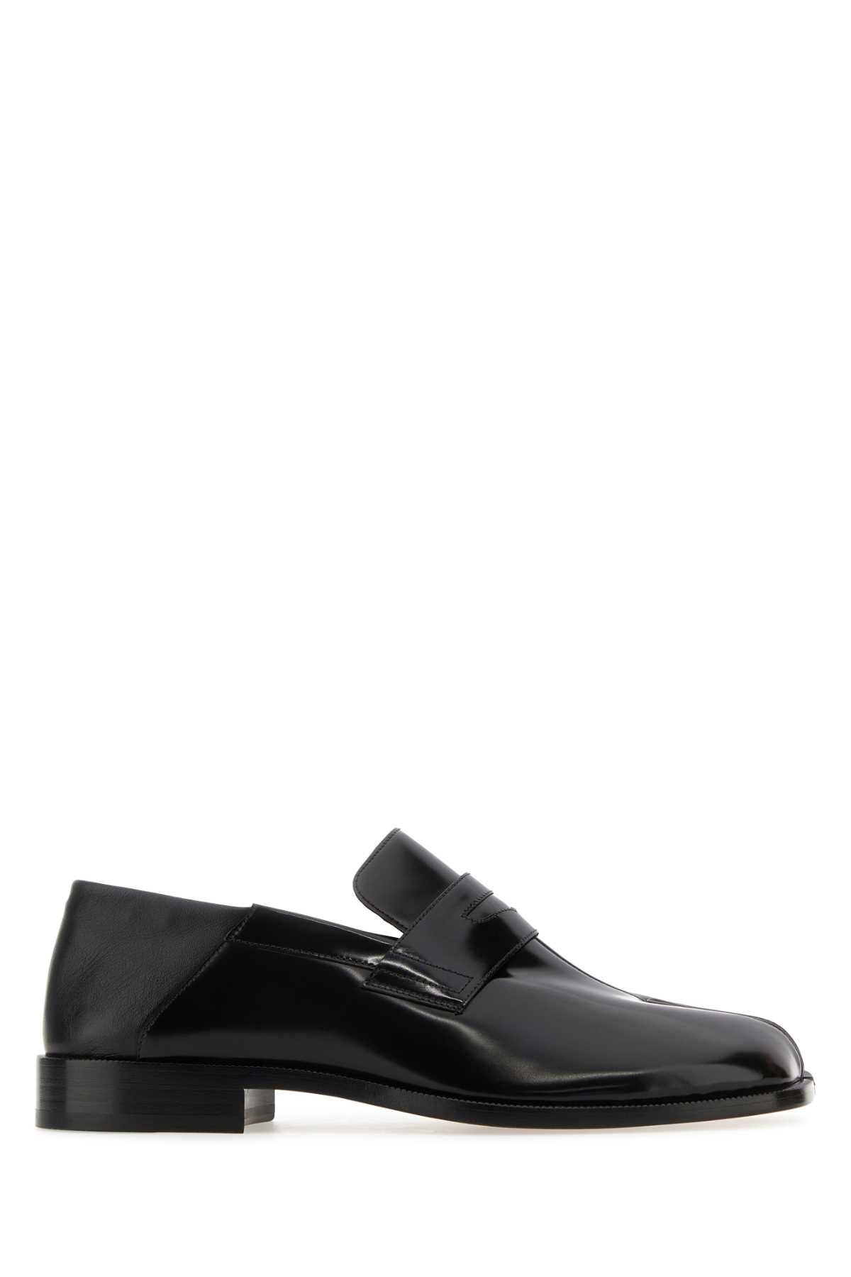 MAISON MARGIELA TABI LOAFERS BABOUCHE For Men Tomaia: 100% Pelle Bovina - Fodera: 100% Pelle Ovina - Interno: 100% Pelle Ovina - Suola: 100% Pelle Bovina - Contrasto: 100% Gomma