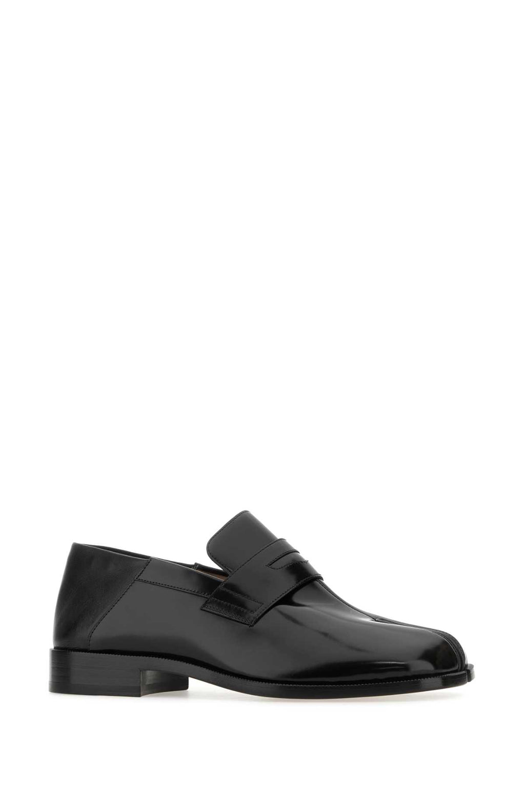 MAISON MARGIELA TABI LOAFERS BABOUCHE For Men Tomaia: 100% Pelle Bovina - Fodera: 100% Pelle Ovina - Interno: 100% Pelle Ovina - Suola: 100% Pelle Bovina - Contrasto: 100% Gomma