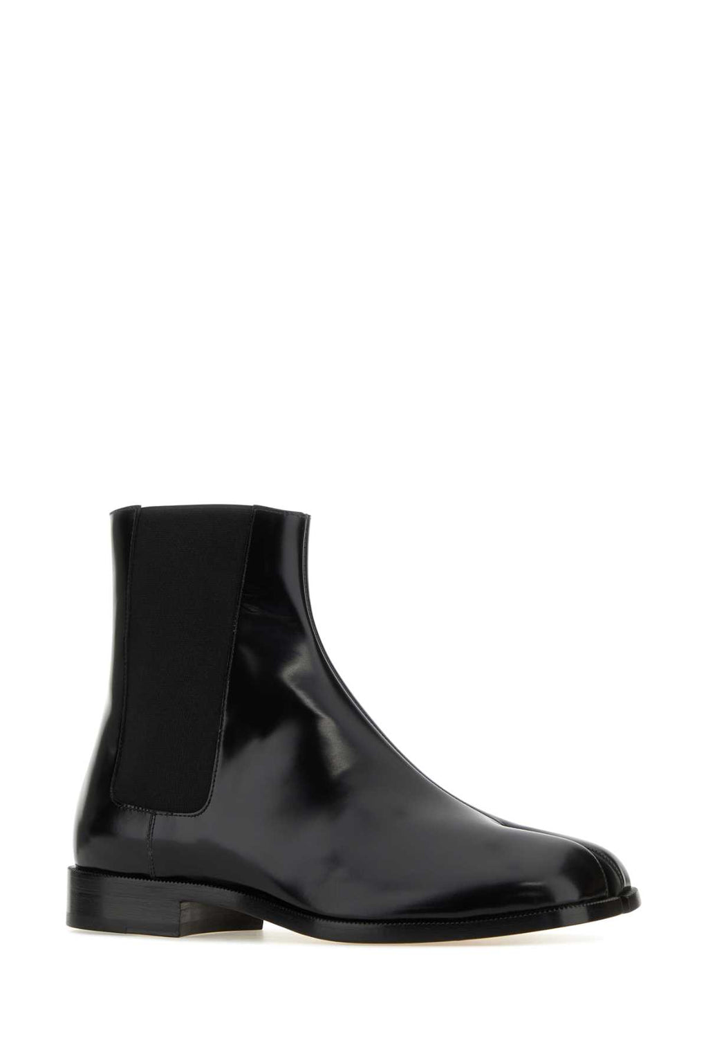 MAISON MARGIELA TABI CHELSEA BOOTS For Men Tomaia: 100% Pelle Bovina - Contrasto: 74% Poliestere 26% Gomma - Fodera: 100% Pelle Ovina - Interno: 100% Pelle Ovina - Suola: 100% Pelle Bovina - Contrasto: 100% Gomma